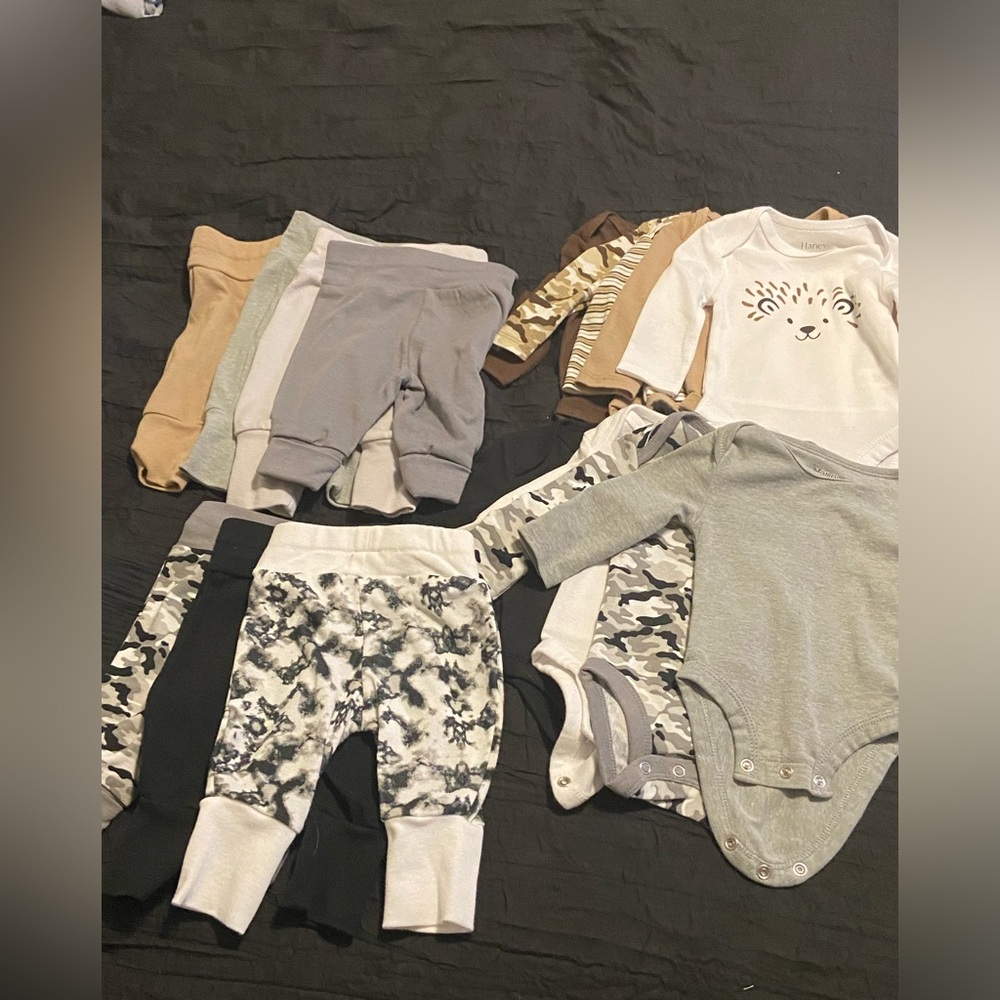 0-6 Months 16 Piece Hanes Gentle Used and New Baby Boy Sets